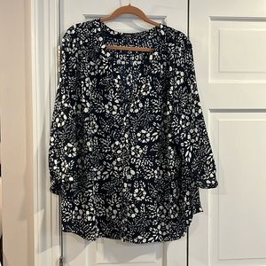 NYDJ pintuck blouse 2x EUC